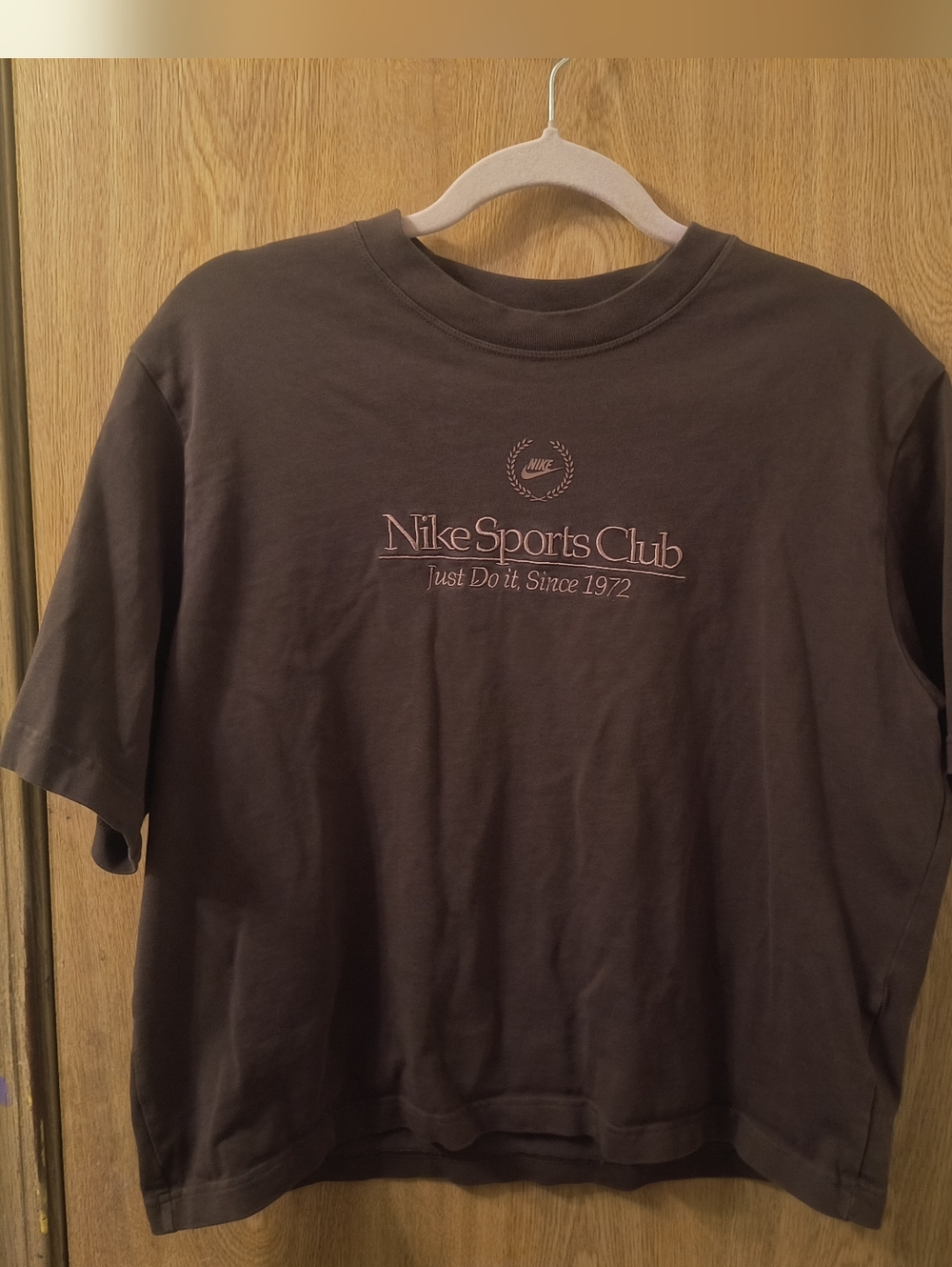 Nike Sportswear Club Women’s Boxy Cropped Tee - Brown - Medium